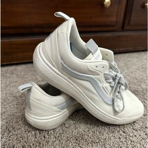 VGUC Vans Ultra Range Shoes